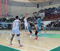 球队整体发挥亮眼，团队配合默契