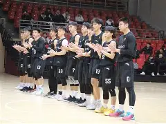 陕西男篮坚守防守奋力向前取胜(顶风破浪中国经济奋力向前)